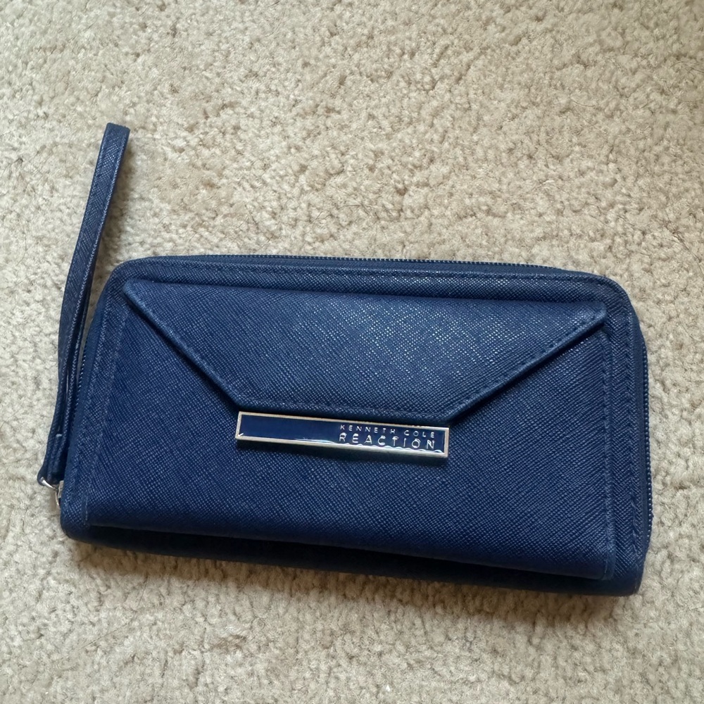 Kenneth Cole wristlet